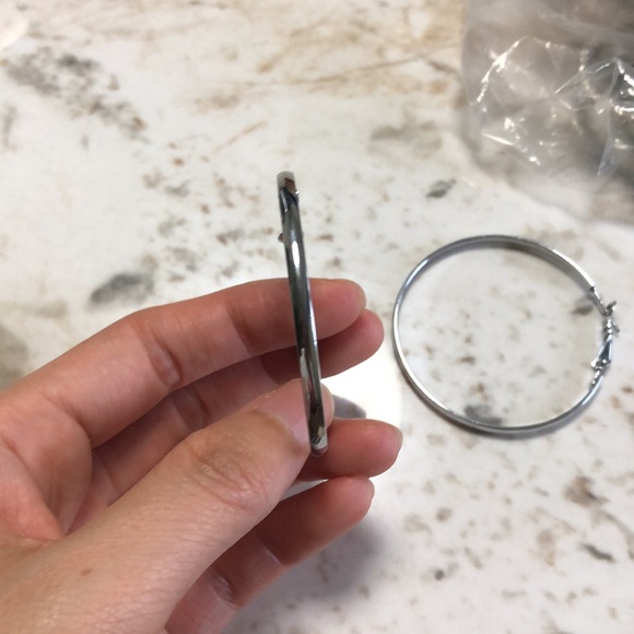 earring - Picture 2 of 3